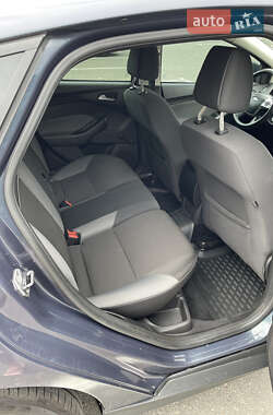 Хэтчбек Ford Focus 2013 в 
