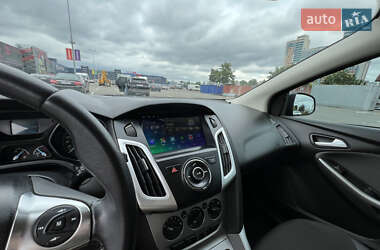 Хэтчбек Ford Focus 2013 в 