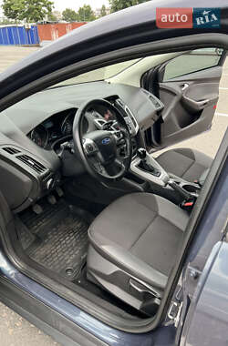 Хэтчбек Ford Focus 2013 в 