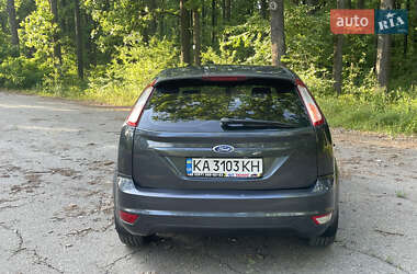 Хэтчбек Ford Focus 2010 в 