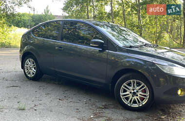 Хэтчбек Ford Focus 2010 в 
