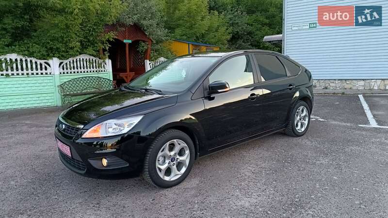 Хэтчбек Ford Focus 2008 в Дубно