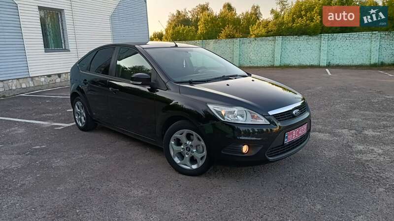 Хэтчбек Ford Focus 2008 в Дубно