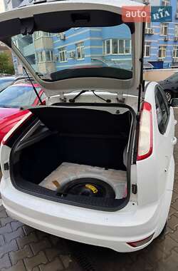 Хэтчбек Ford Focus 2008 в 