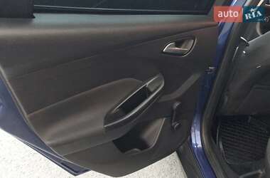 Хэтчбек Ford Focus 2015 в 