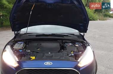 Хэтчбек Ford Focus 2015 в 