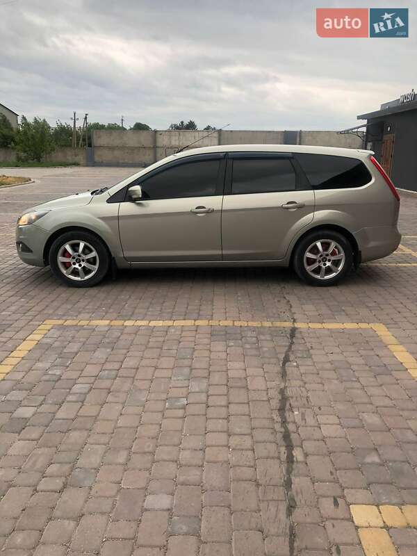 Универсал Ford Focus 2010 в Теофиполе