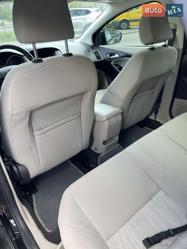 Седан Ford Focus 2015 в Киеве