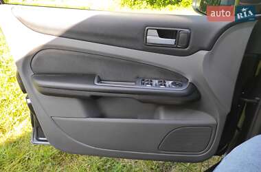 Универсал Ford Focus 2010 в 