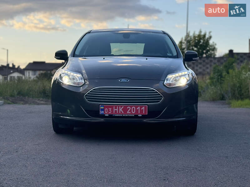 Хэтчбек Ford Focus 2018 в 