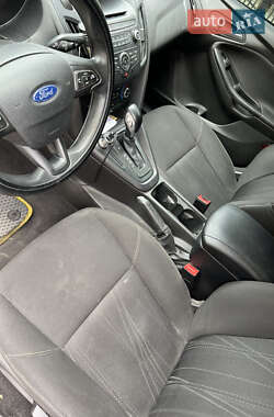Седан Ford Focus 2015 в 