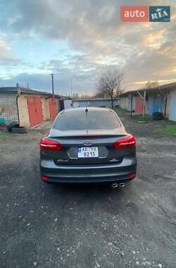 Седан Ford Focus 2015 в 