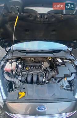 Седан Ford Focus 2015 в 