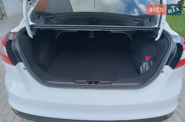 Седан Ford Focus 2014 в 