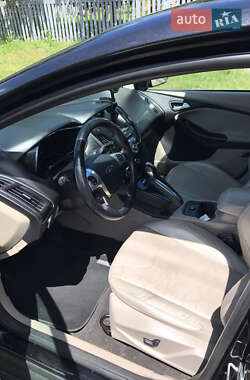 Хэтчбек Ford Focus 2013 в 