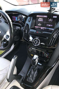 Хэтчбек Ford Focus 2013 в 