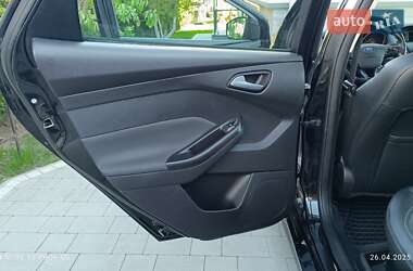 Хэтчбек Ford Focus 2015 в 