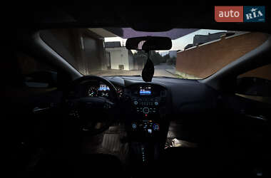 Хэтчбек Ford Focus 2015 в 