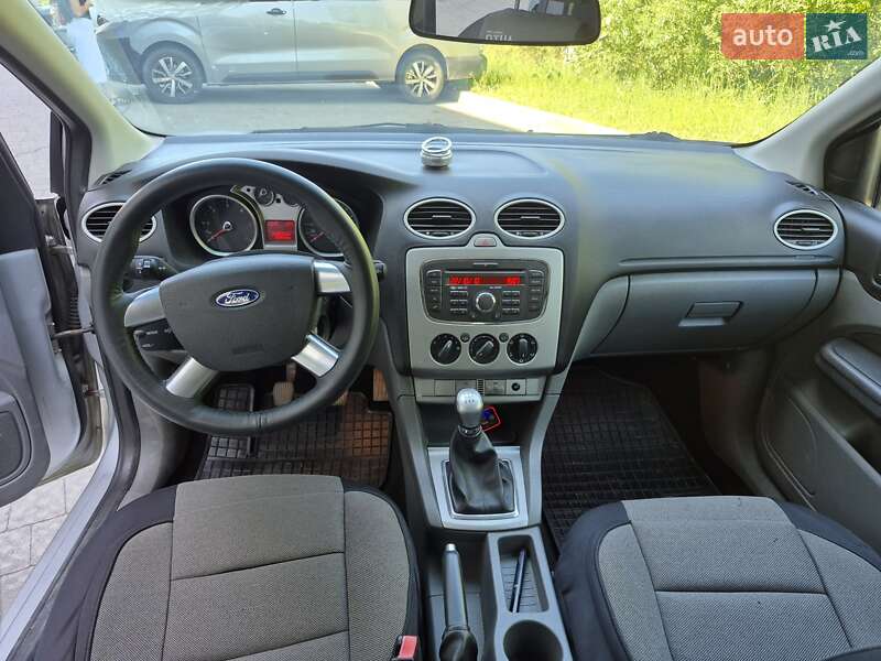 Хэтчбек Ford Focus 2010 в Львове