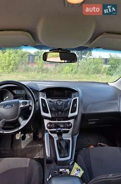 Хэтчбек Ford Focus 2013 в 