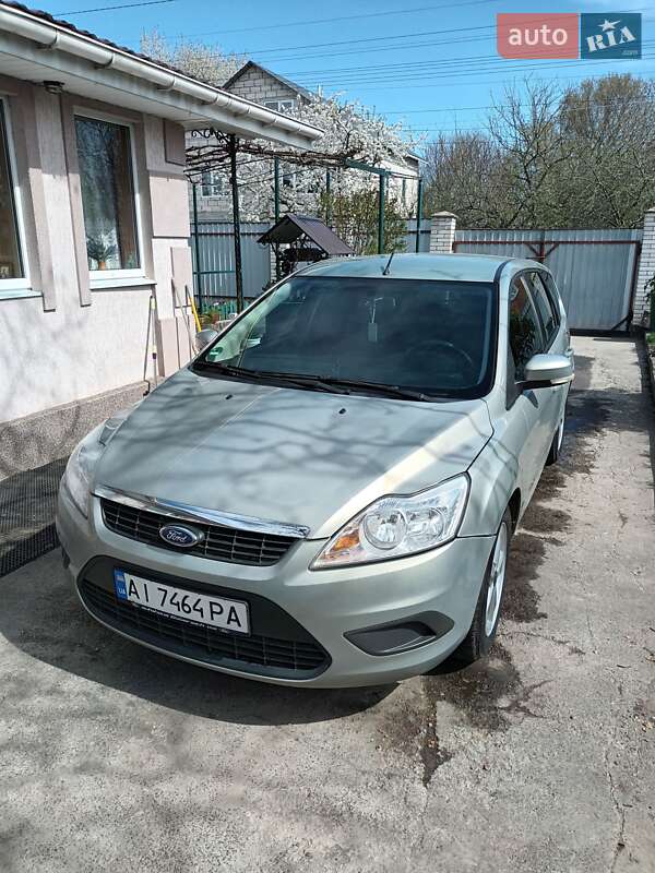 Универсал Ford Focus 2010 в Обухове