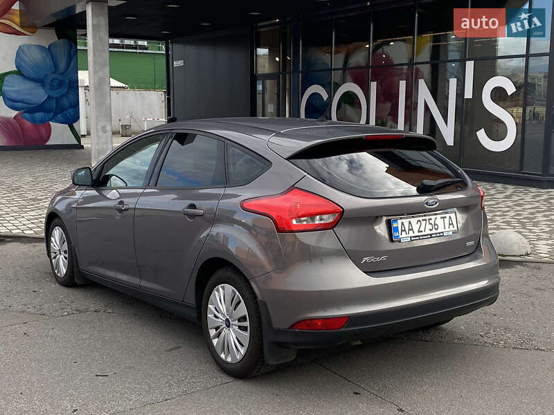 Хэтчбек Ford Focus 2015 в Киеве