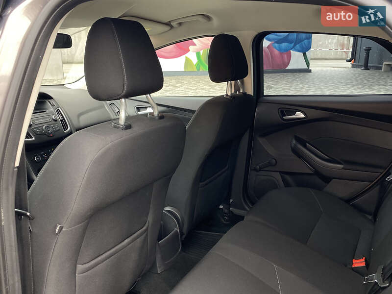 Хэтчбек Ford Focus 2015 в Киеве