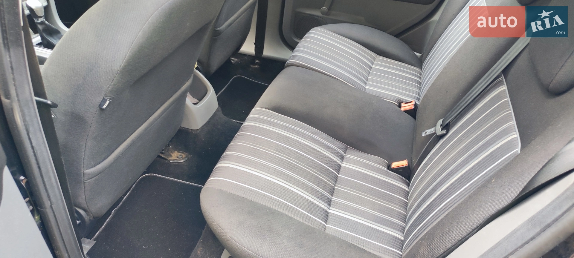 2010 Ford Focus - мініатюра 10