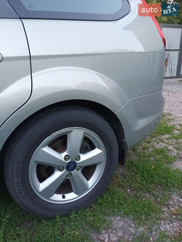 Универсал Ford Focus 2010 в Обухове