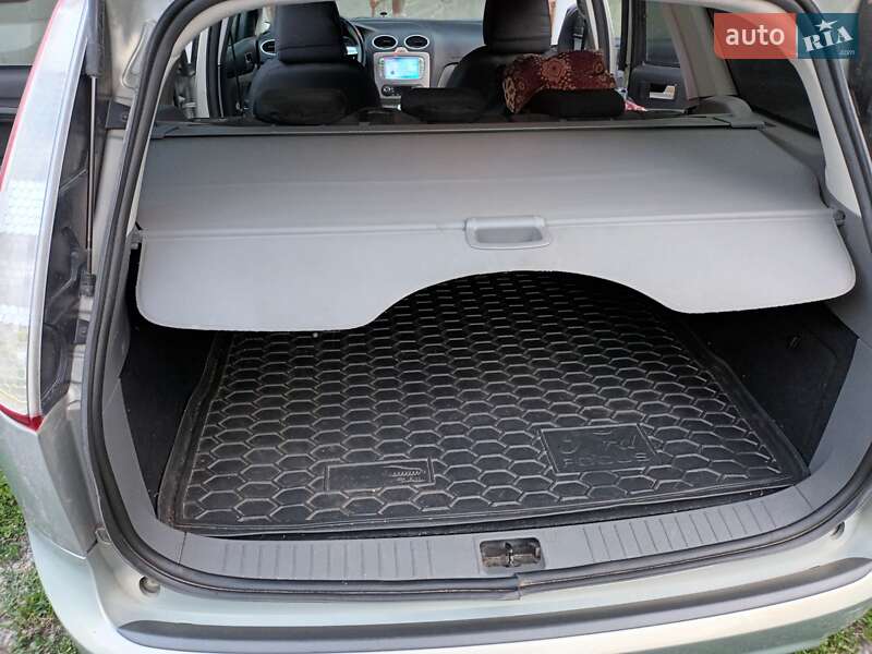Универсал Ford Focus 2010 в Обухове