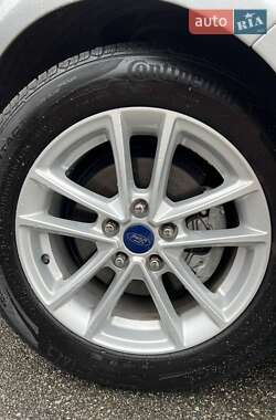 Седан Ford Focus 2017 в 