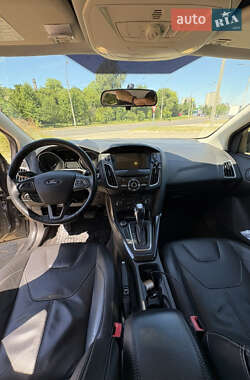 Хэтчбек Ford Focus 2016 в 