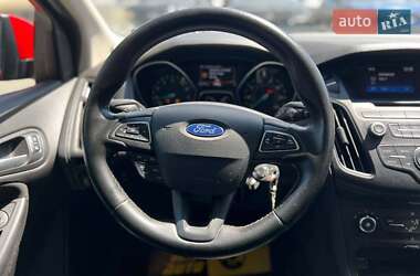 Хэтчбек Ford Focus 2016 в 