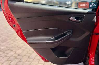 Хэтчбек Ford Focus 2016 в 