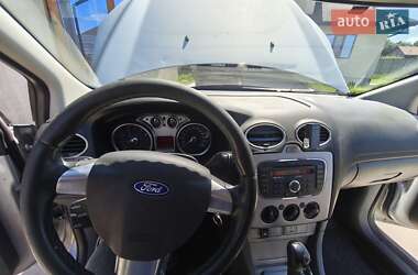 Седан Ford Focus 2010 в 