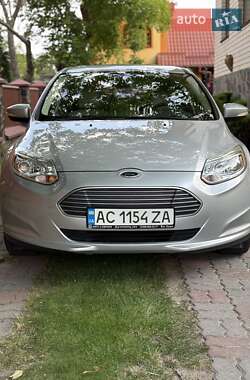 Хэтчбек Ford Focus 2013 в 