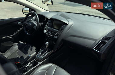 Хэтчбек Ford Focus 2015 в 