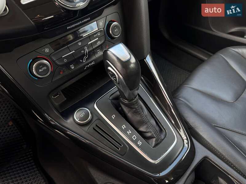 Хетчбек Ford Focus 2015 в Дніпрі