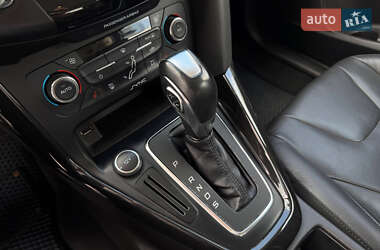 Хэтчбек Ford Focus 2015 в 