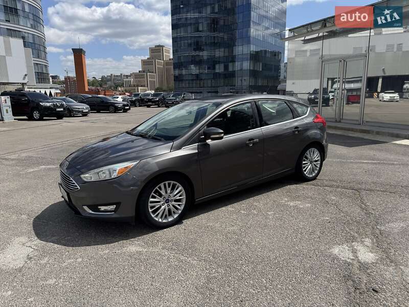 Хетчбек Ford Focus 2015 в Дніпрі