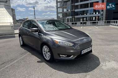 Хэтчбек Ford Focus 2015 в 