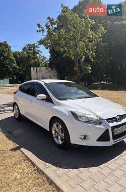 Хетчбек Ford Focus 2012 в 
