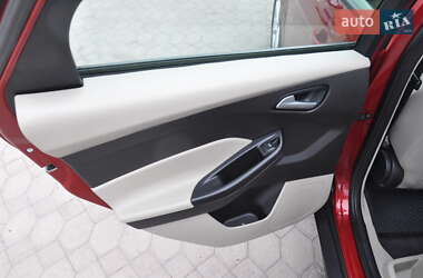 Седан Ford Focus 2016 в 