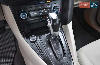 Седан Ford Focus 2016 в 