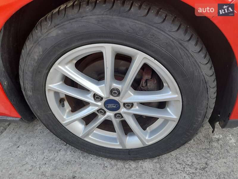 Седан Ford Focus 2016 в Бородянке