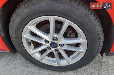 Седан Ford Focus 2016 в 