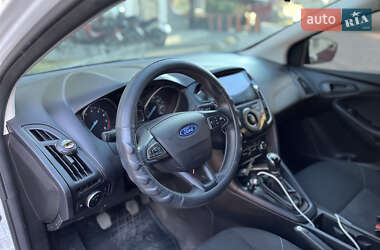 Седан Ford Focus 2015 в 