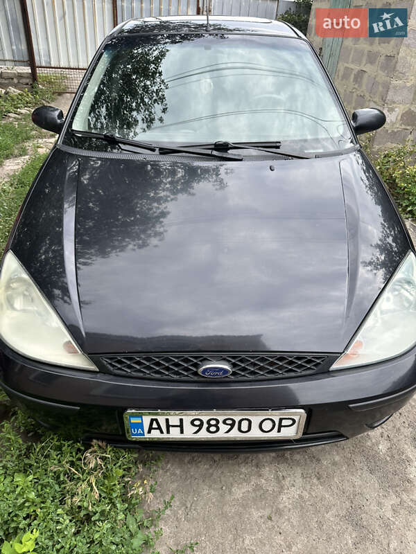 Хэтчбек Ford Focus 2002 в 