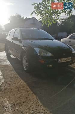 Хэтчбек Ford Focus 2000 в 