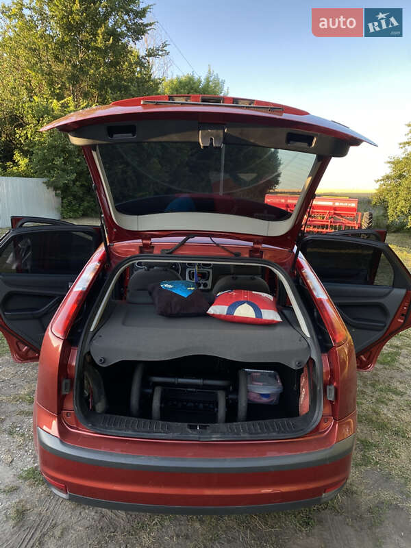 Хэтчбек Ford Focus 2007 в Узине